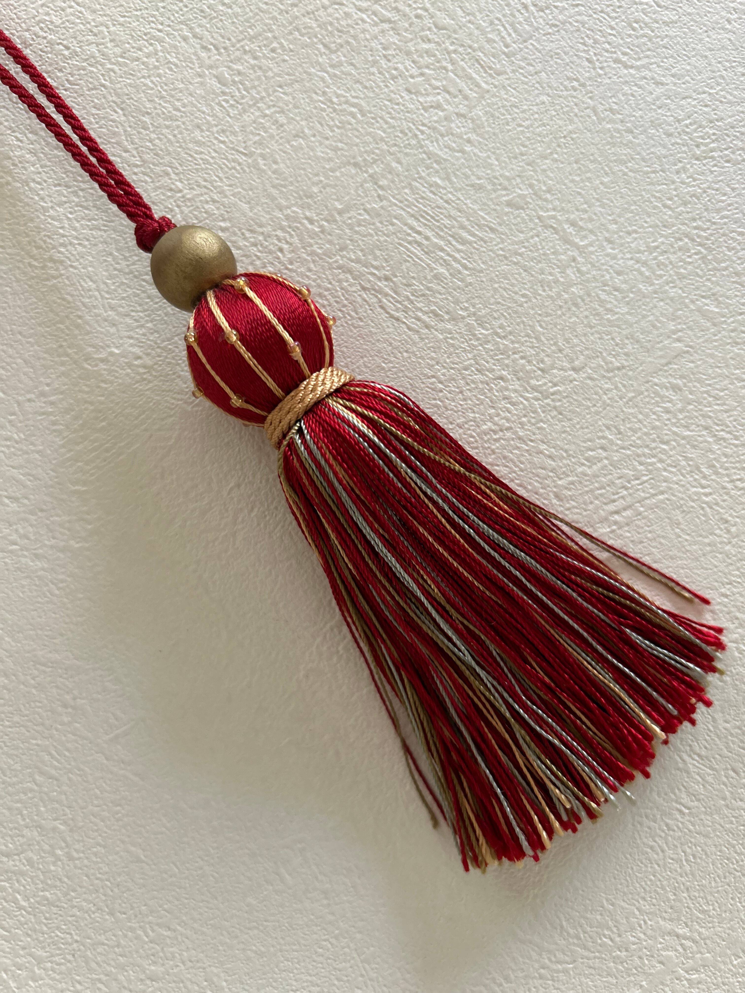 輸入デザインタッセル. 12.5cm レッド カルトナージュ インテリア チャーム 巻玉タッセル 撮影小物
