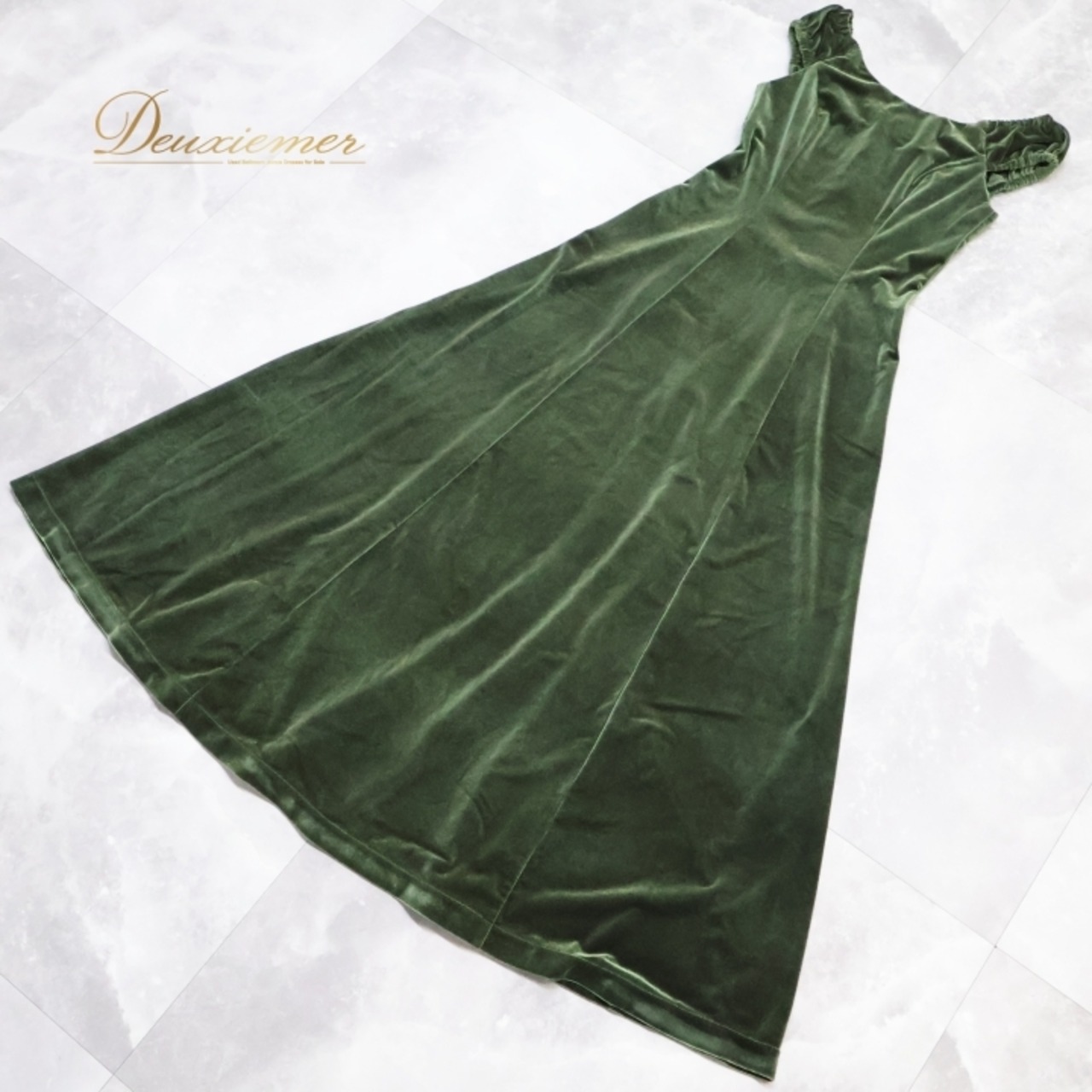 フラダンス 衣装 ワンピース ドレス グリーン系 ノースリーブ ベロア 無地 シンプル 上品 華やか 光沢感 高級感 きれい 鮮やか 大人っぽい 緑 ハワイアン アロハ ハワイアンプリント フラ ダンス レッスン 練習 おしゃれ パーティー スタイリッシュ