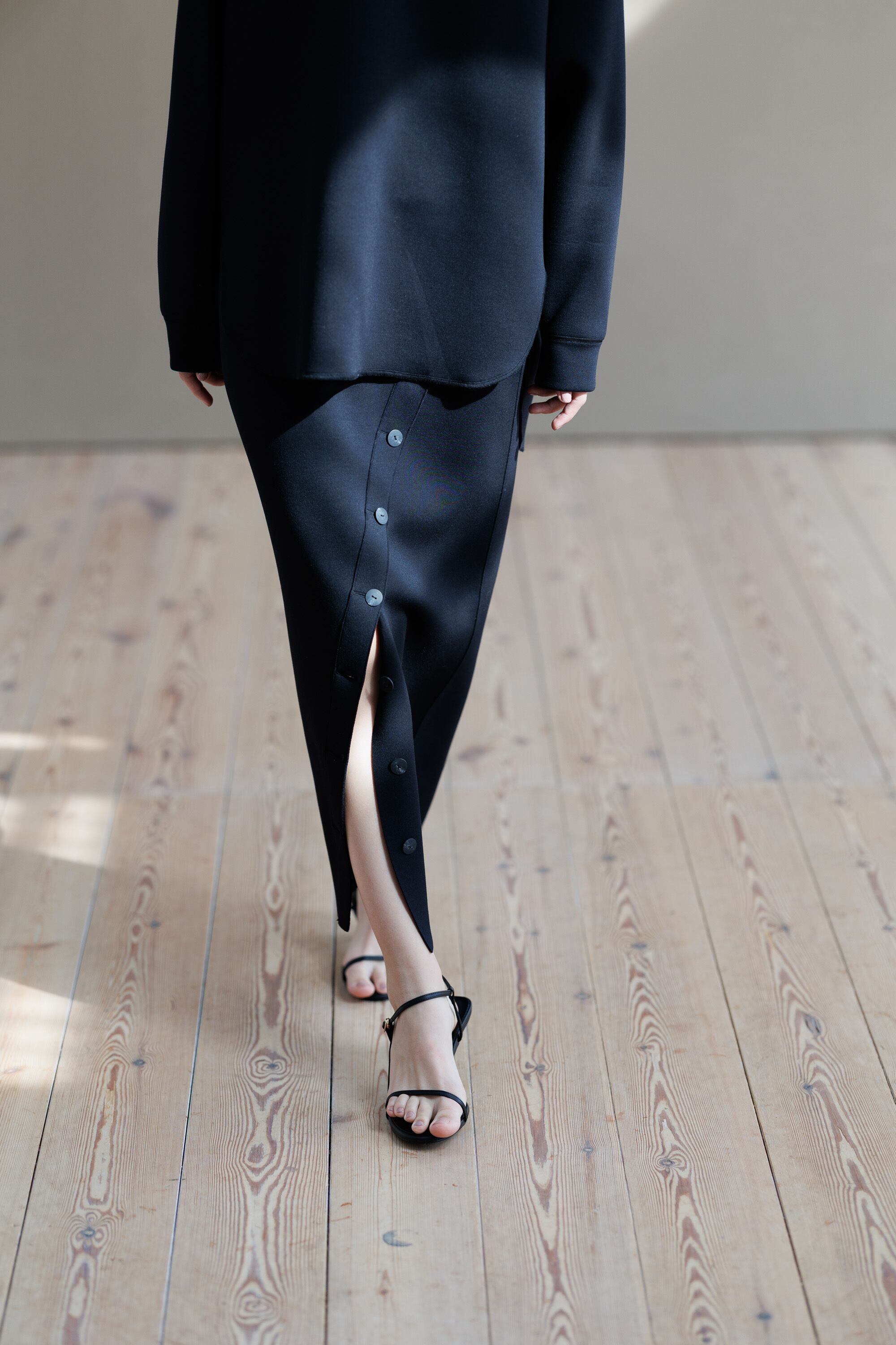 button line skirt【在庫調整】3〜6日営業日 | pois