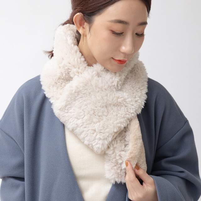 首元があたたまるボアとファーのリバーシブルマフラー／差し込み ティペット