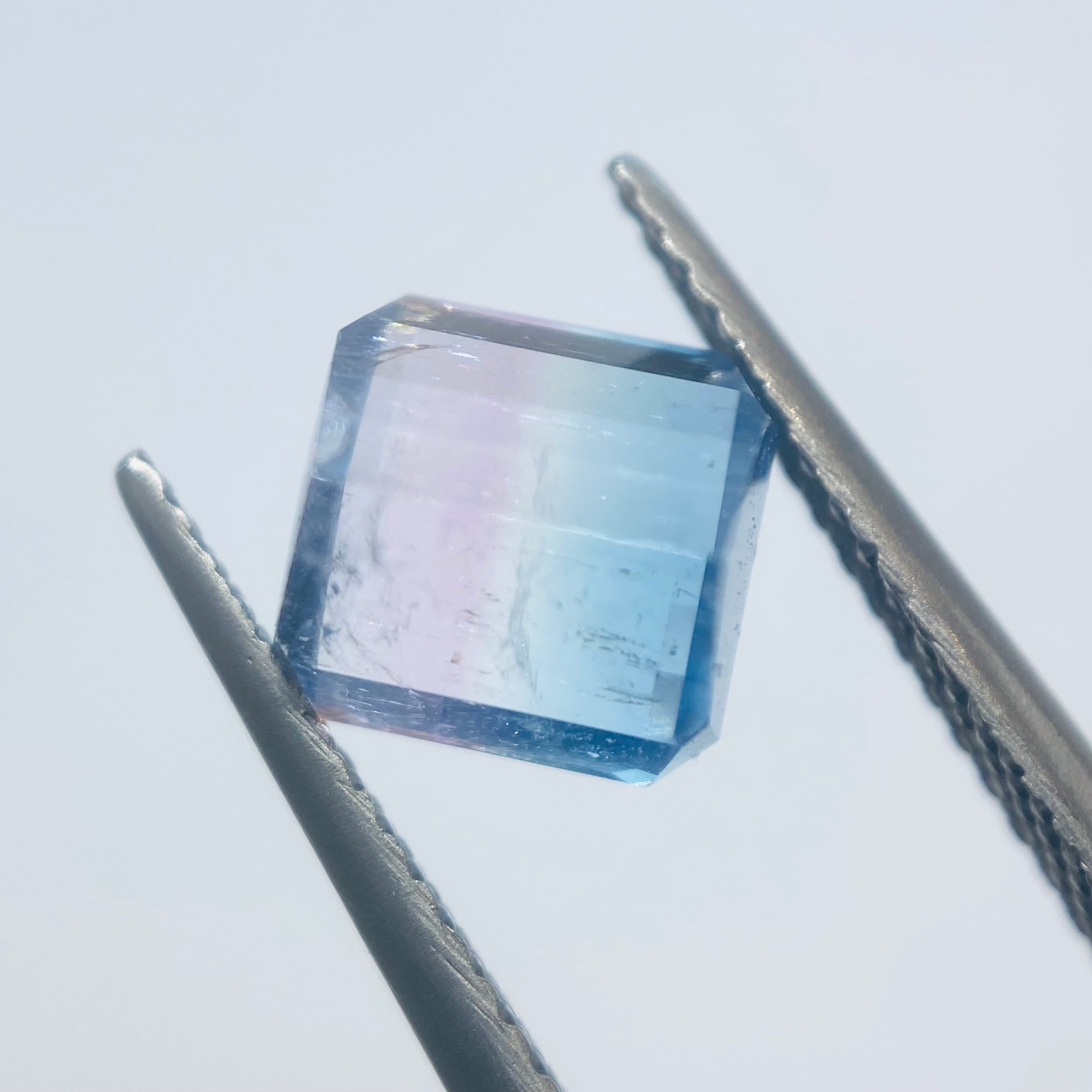 キキララカラーのバイカラートルマリン