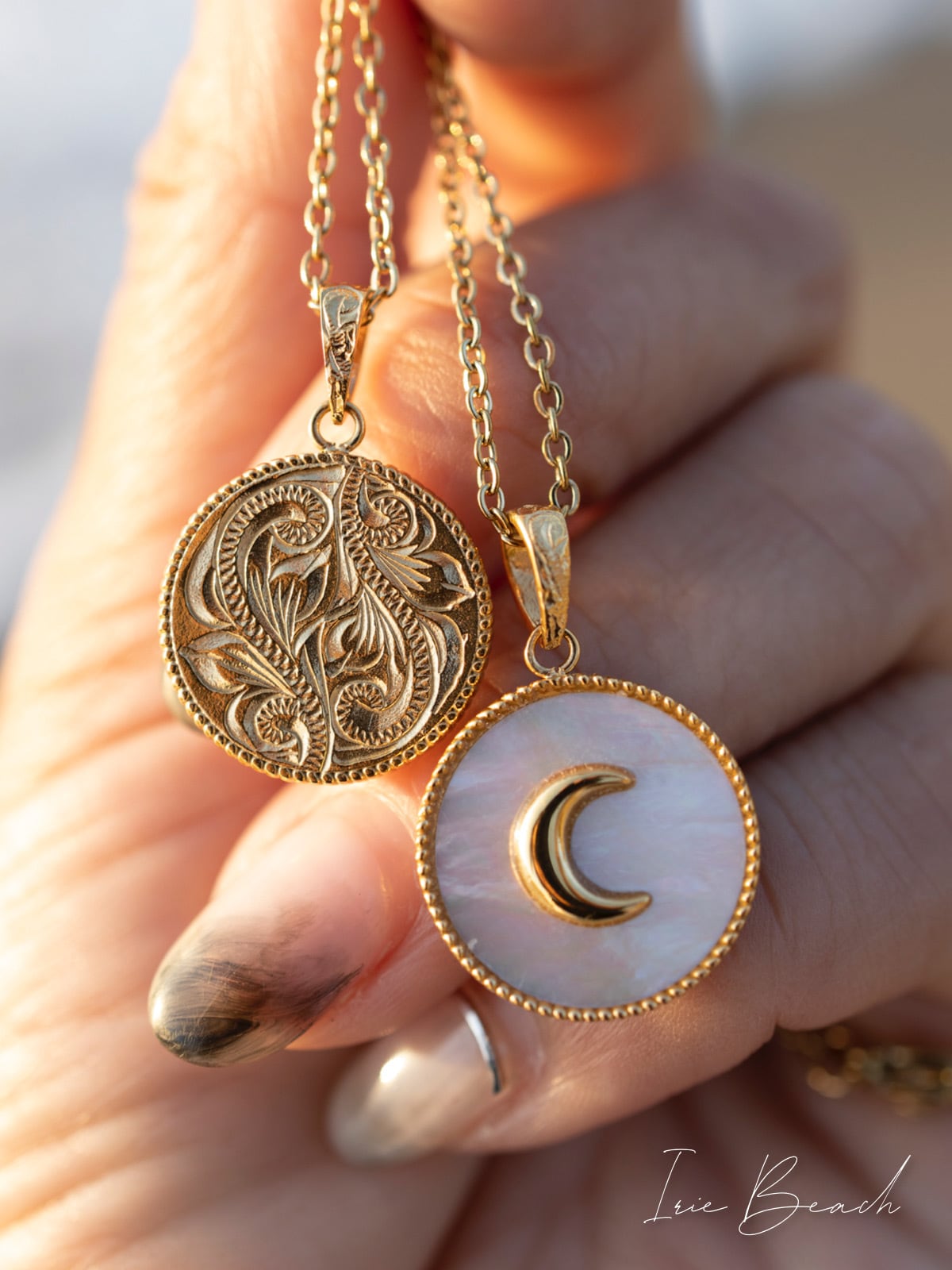 moon shell coin necklace | IRIEBEACH