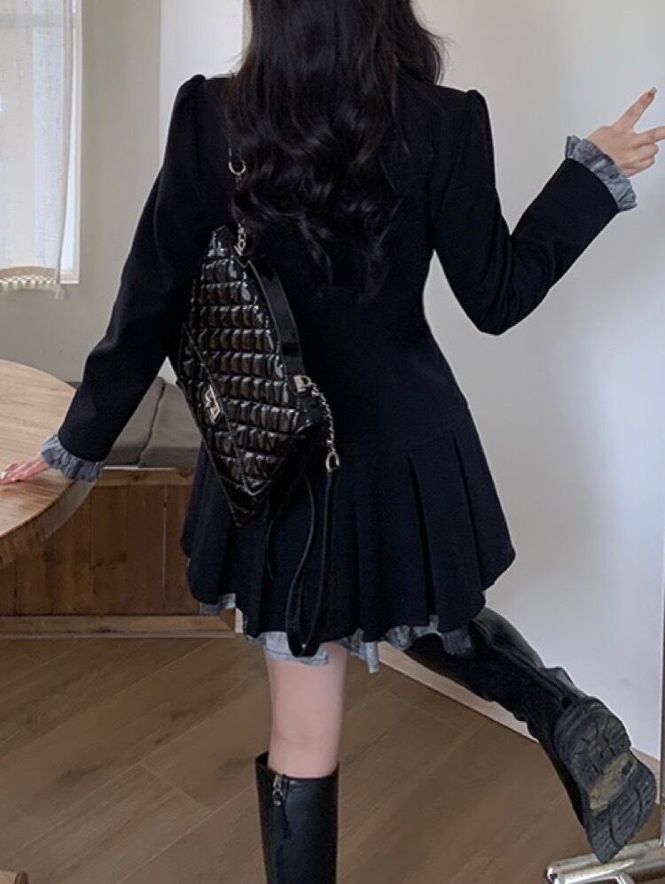 洗練されたクラシックムード漂う クラシカルフリルワンピース