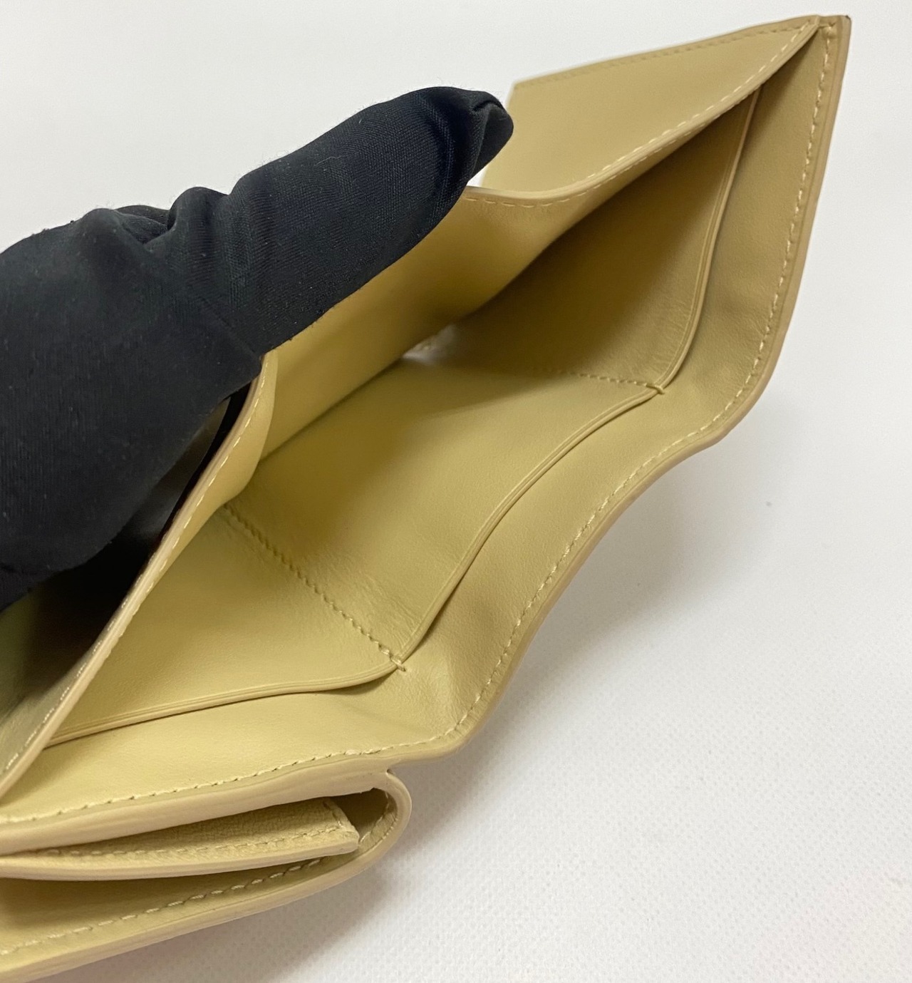 BOTTEGA VENETA ボッテガ・ヴェネタ 三つ折り 財布 メンズ レディース 666944-V3UH2/9776