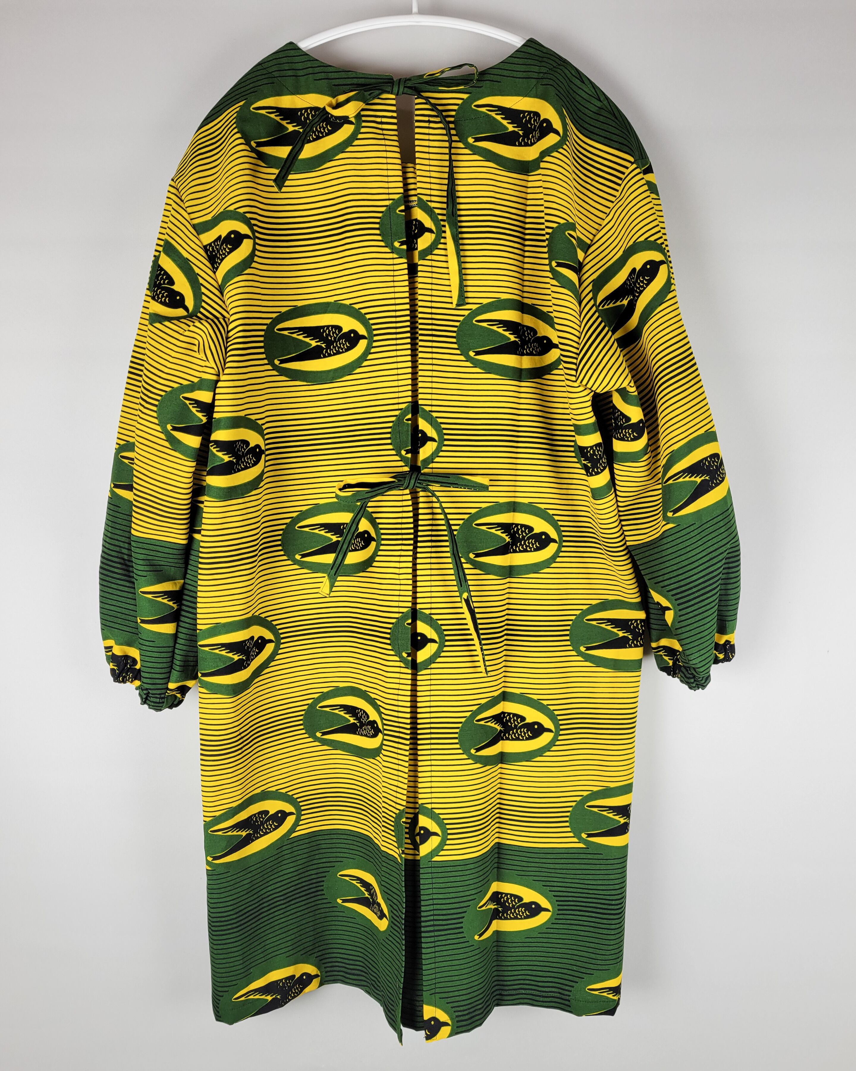 割烹着 yellow green bird | ilpunt