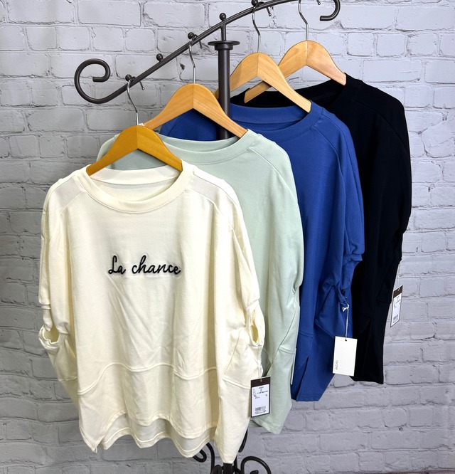 50%off❤️ SALE！ayane アヤン　モールロゴ刺繍Tシャツ　825526