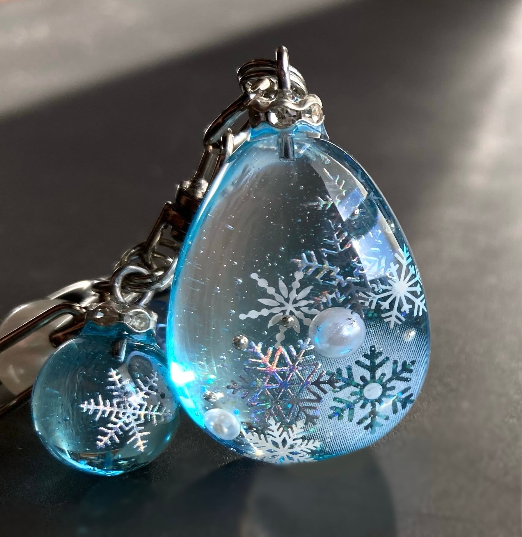 ぽってり雪バッグチャーム | みえのレジン