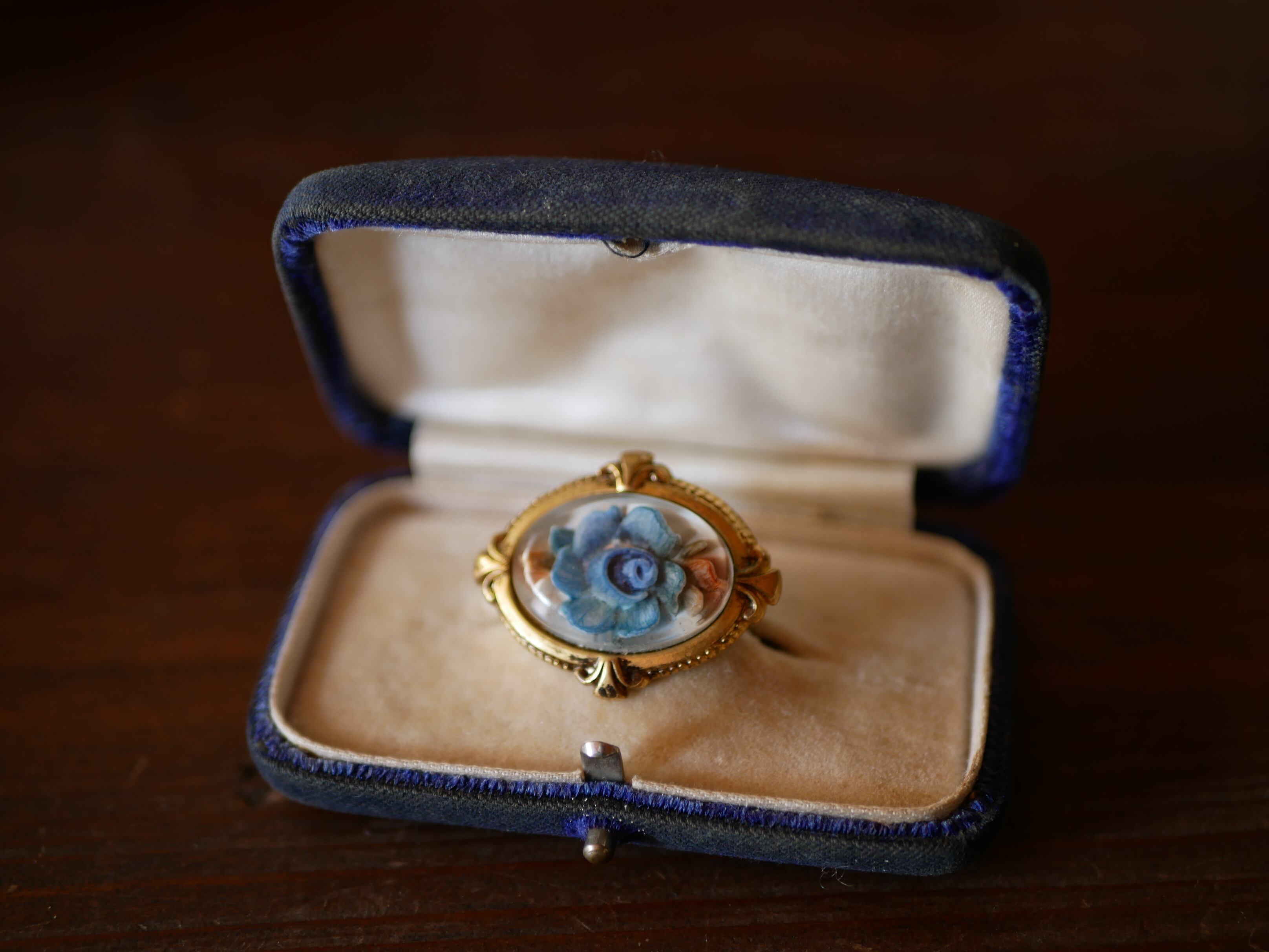 ルーサイト 青いバラのブローチ FRANCE antique BROCANTE vintage | フランス アンティーク mamantique ルーサイト 青いバラのブローチ FRANCE antique BROCANTE vintage | フランス アンティーク mamantique