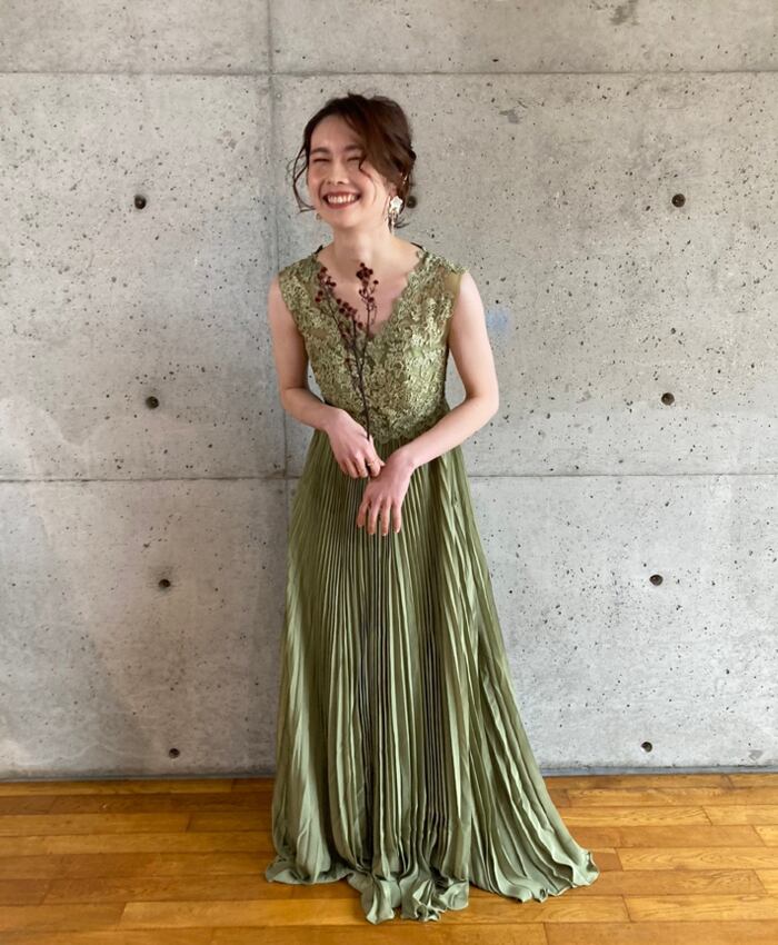 The Urban Blanche Original カラードレス グリーン レース プリーツスカート エンパイア 前撮り ウエディングドレス 結婚式 挙式 2次会 家族式 花嫁 ドレス 持込ドレス フォトウェディング 名古屋 福岡 商品番号 The Urban Blanche 覚王山