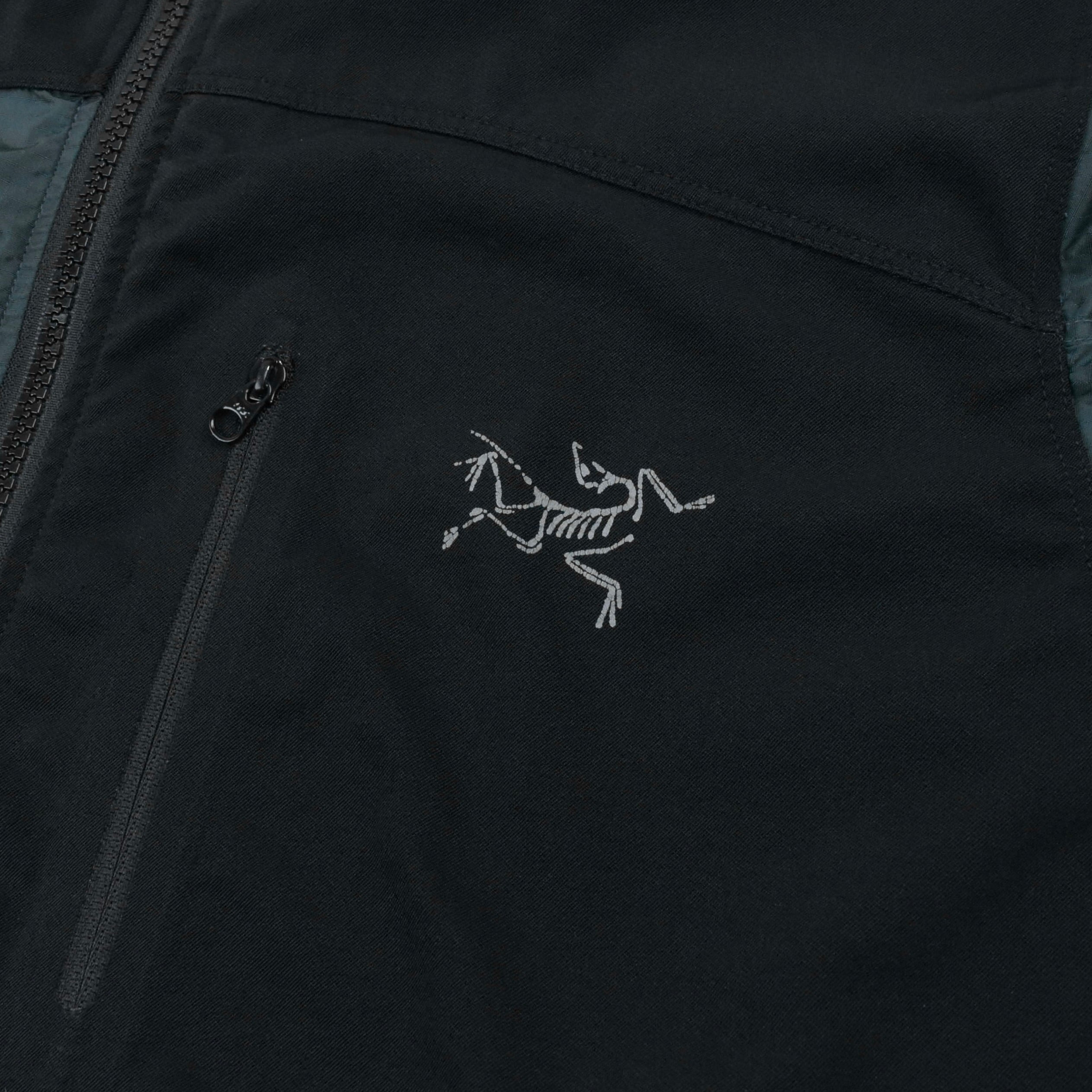ARC'TERYX TAU LIGHT JACKET ''CINDER'' | PLAIRE