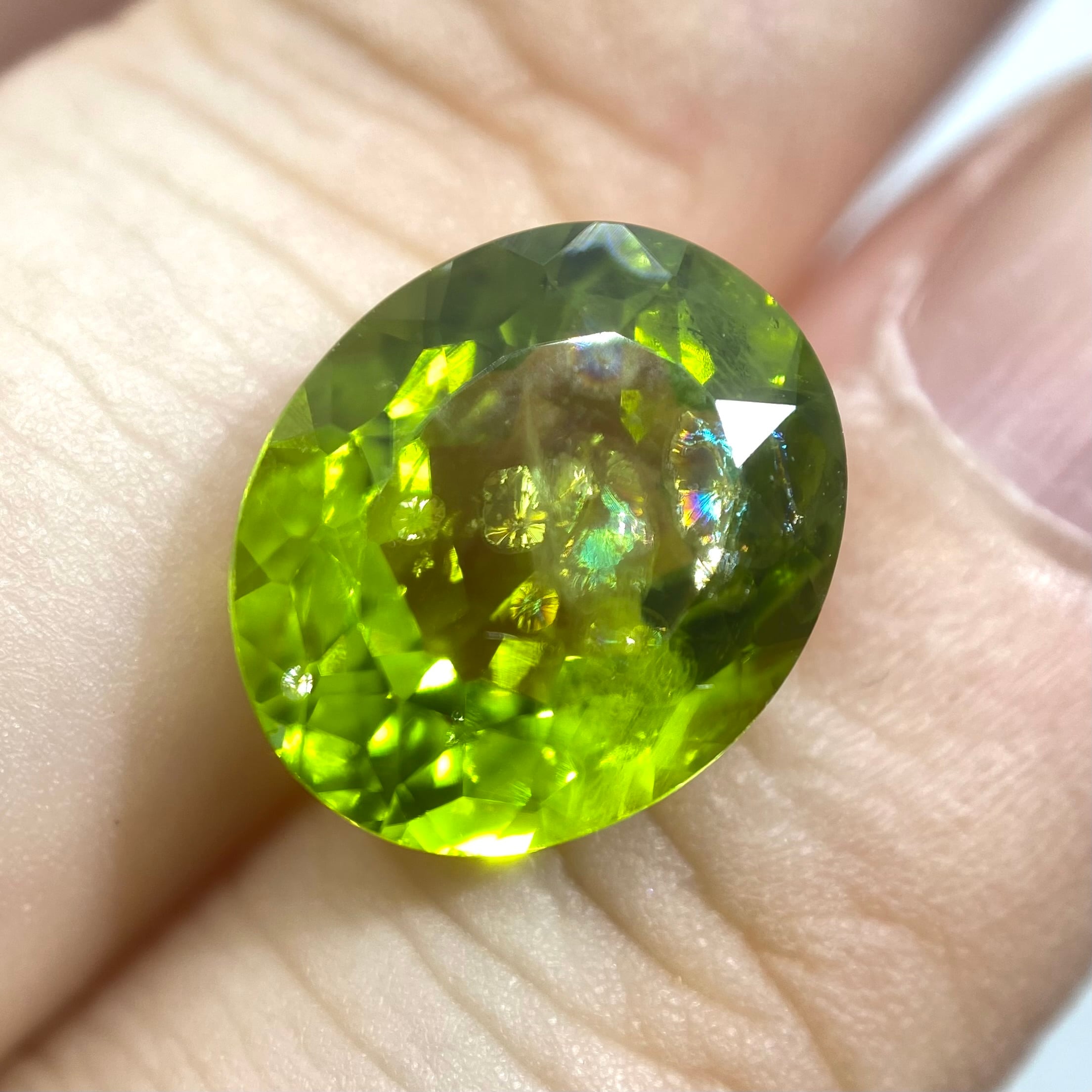 キラキラのリリーパッドペリドット