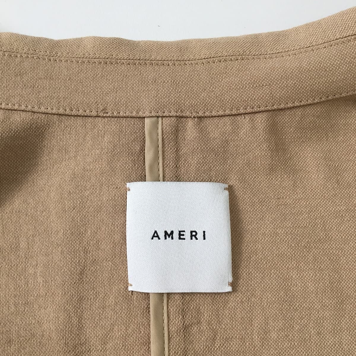 Ameri アメリ LITTLE LINEN OVER JACKET リトルリネンオーバージャケット テーラードジャケット ナチュラルベージュ  ウエストリボン 麻混 | 「フクル」ファッションブランドユーズドセレクトショップ powered by BASE