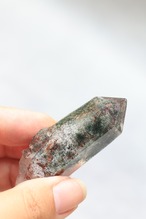 ヒマラヤクォーツwithグリーンクローライト 「自然の記憶」 Himalaya Quartz with Green  Chlorite ◇ 天然石・鉱物・パワーストーン・原石 | st00359