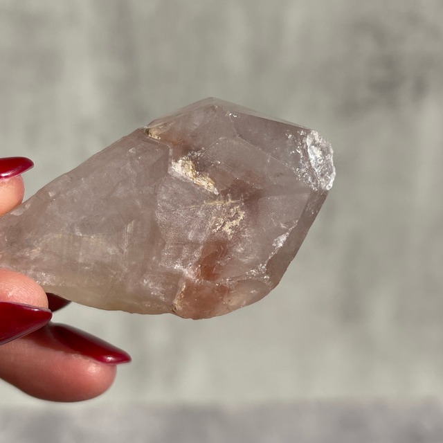 ブラジル・バイーア州ジャコビナ産【ピンキッシュアメジスト - Pink Amethyst】① 鉱物 天然石 パワーストーン