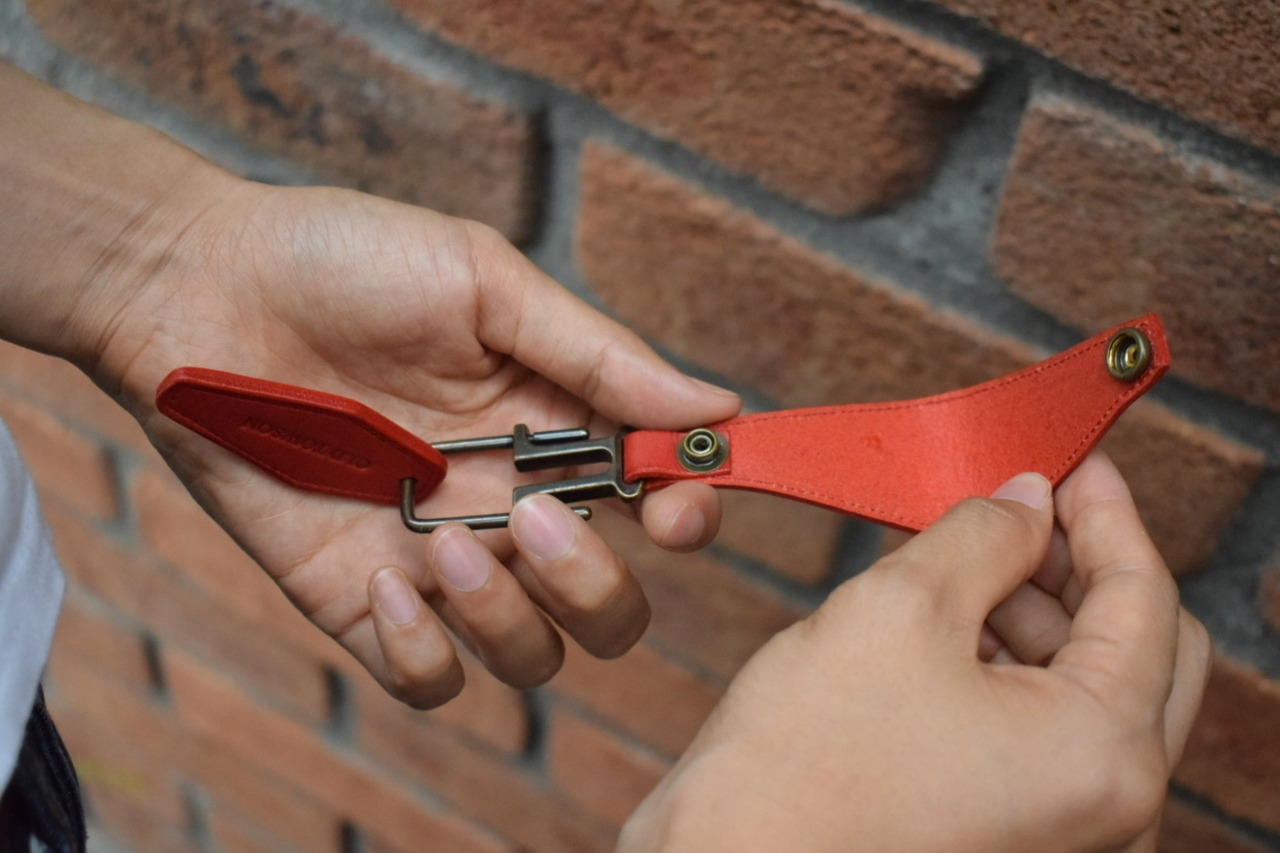 レザーキーホルダー【 MOTEL 】（アンティークゴールド）