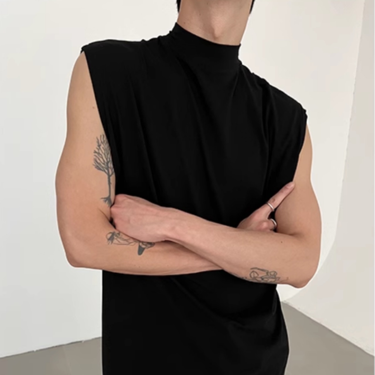 モダンシンプルテーパードパンツ　0798