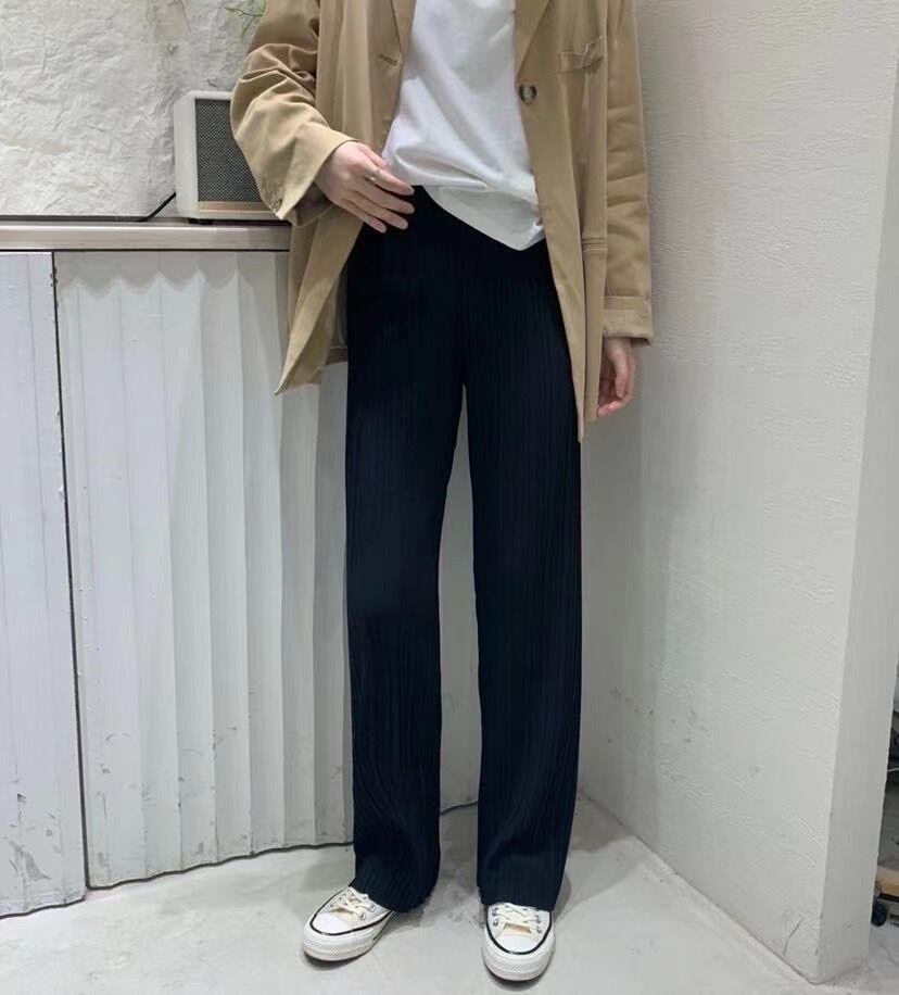 プリーツパンツ