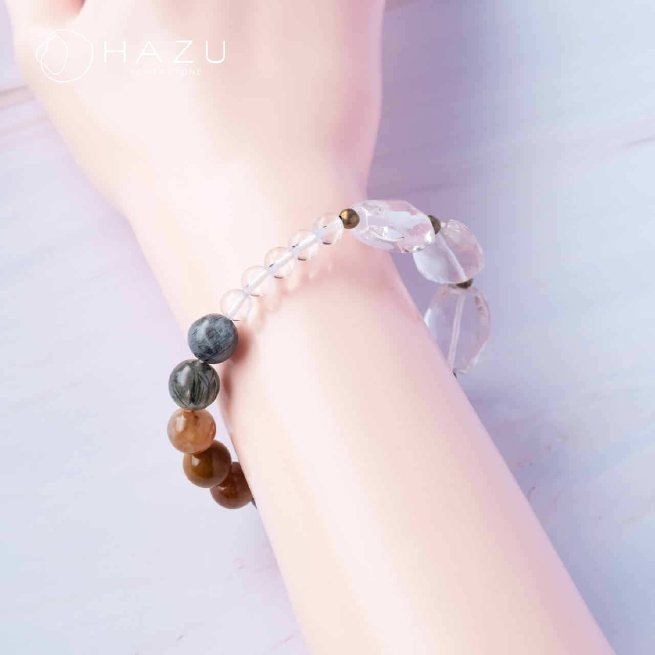 優雅なサゲニティックと大粒水晶［ミックスサゲニティック／水晶