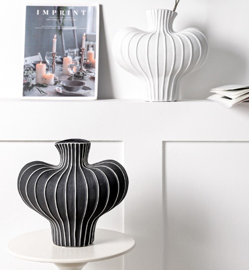 花瓶 クロス型 十字 ユニーク フラワーベース モダン 陶器 装飾 花器 アート ホワイト ブラック インテリア オブジェ