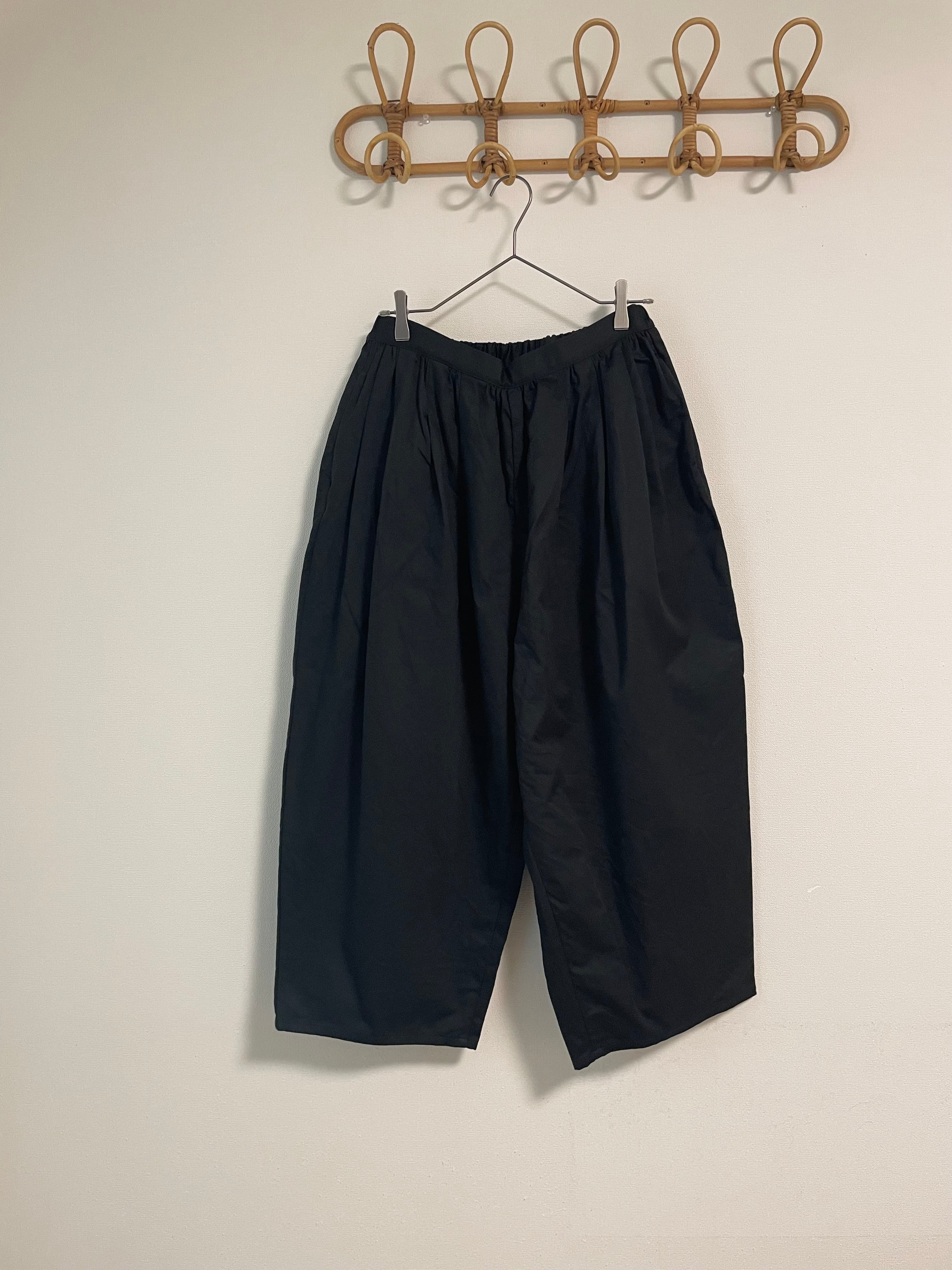 ROBE de PEAU‪‪♥︎⁡サテンカミーユパンツ ROBE de PEAU //SATIN CAMILLE TUCKED PANTS /サテンカミーユタック
