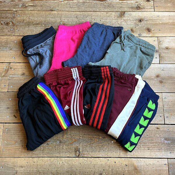 1点物◇アディダスadidasライン入りエンジ色ジャージパンツ古着メンズ