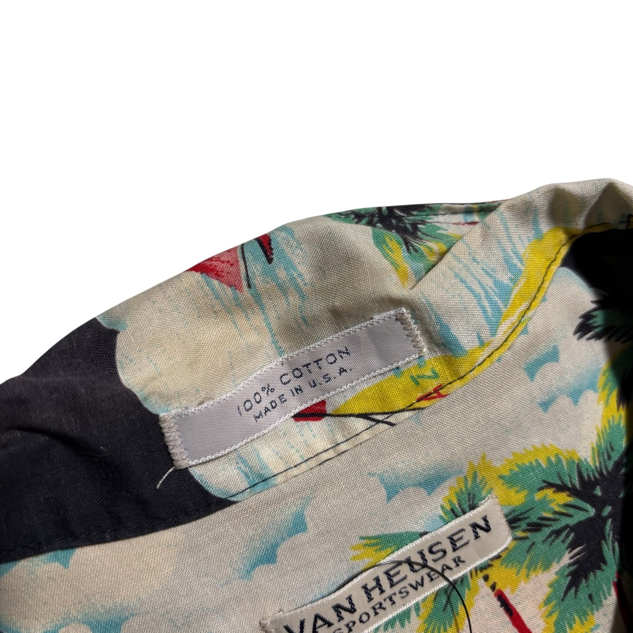 VAN HEUSEN black cotton hawaiian shirt