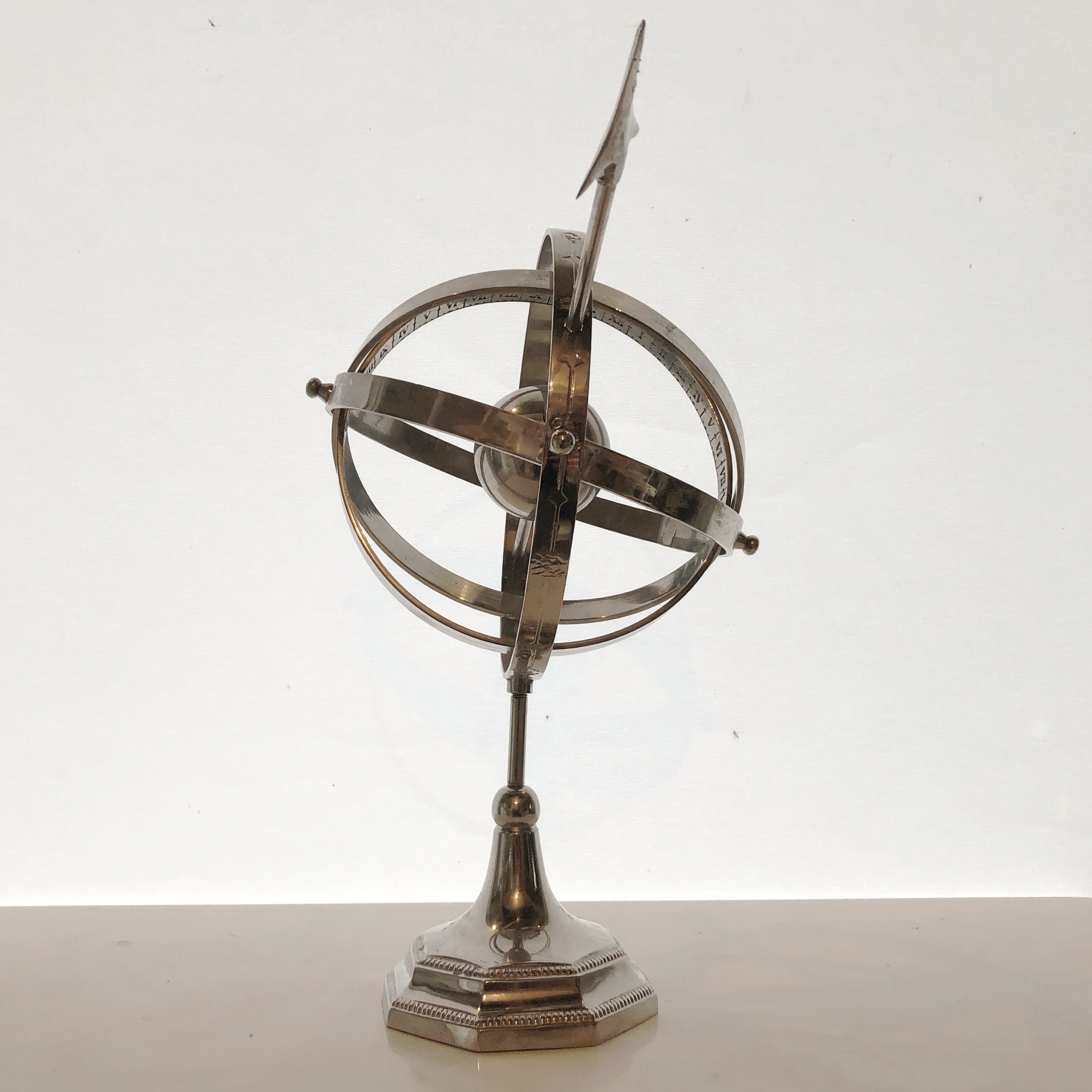 渾天儀(天球儀) 古代天体観測機器 アンティーク 置物 今だけ価格 渾天儀(天球儀) 古代天体観測機器 アンティーク 置物