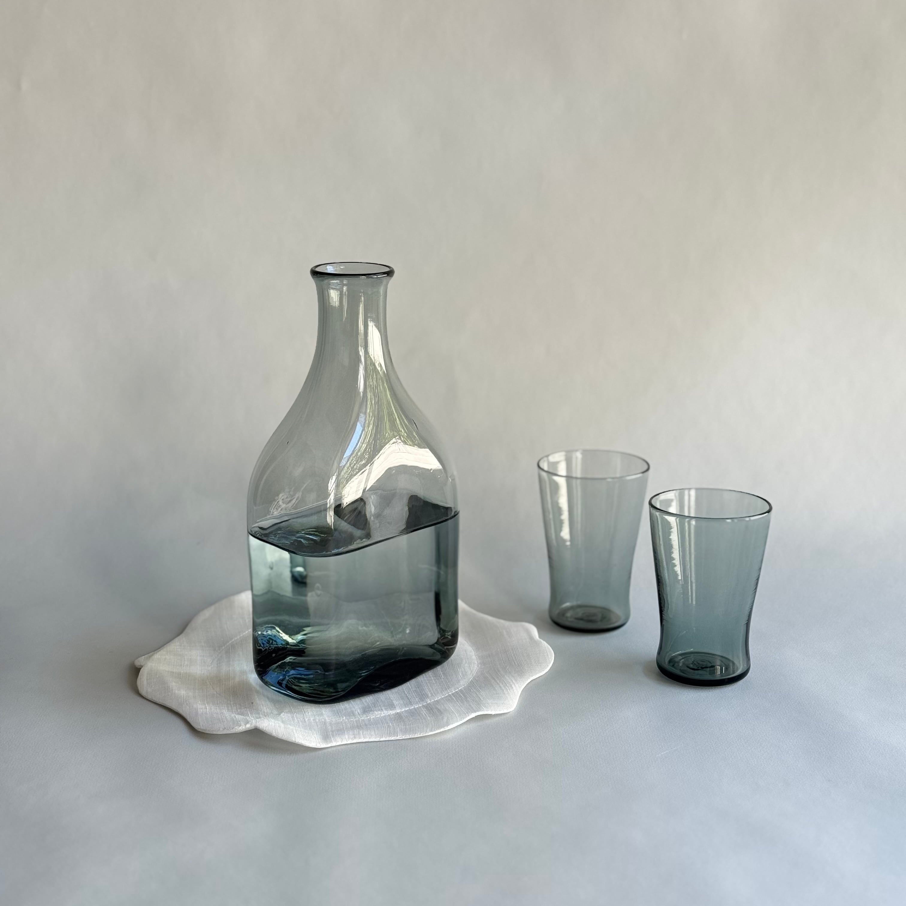 ヤマノネ硝子   山容瓶 スモーク