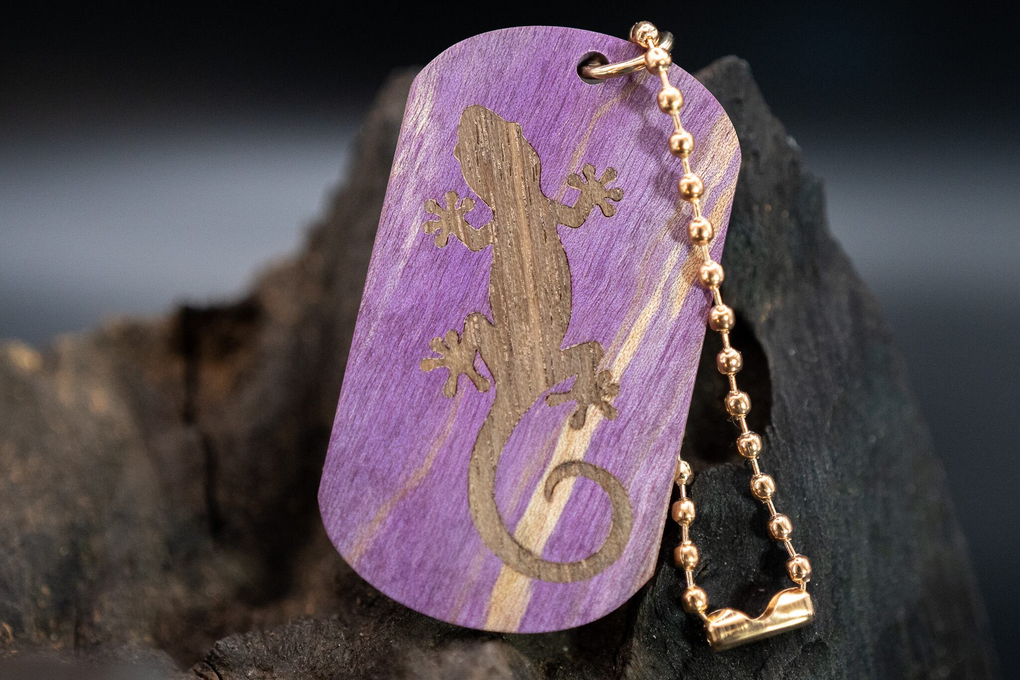 【単(ひとえ)】スタビライズウッド 楓縮み杢 ドッグタグ 象嵌 木登りトカゲ