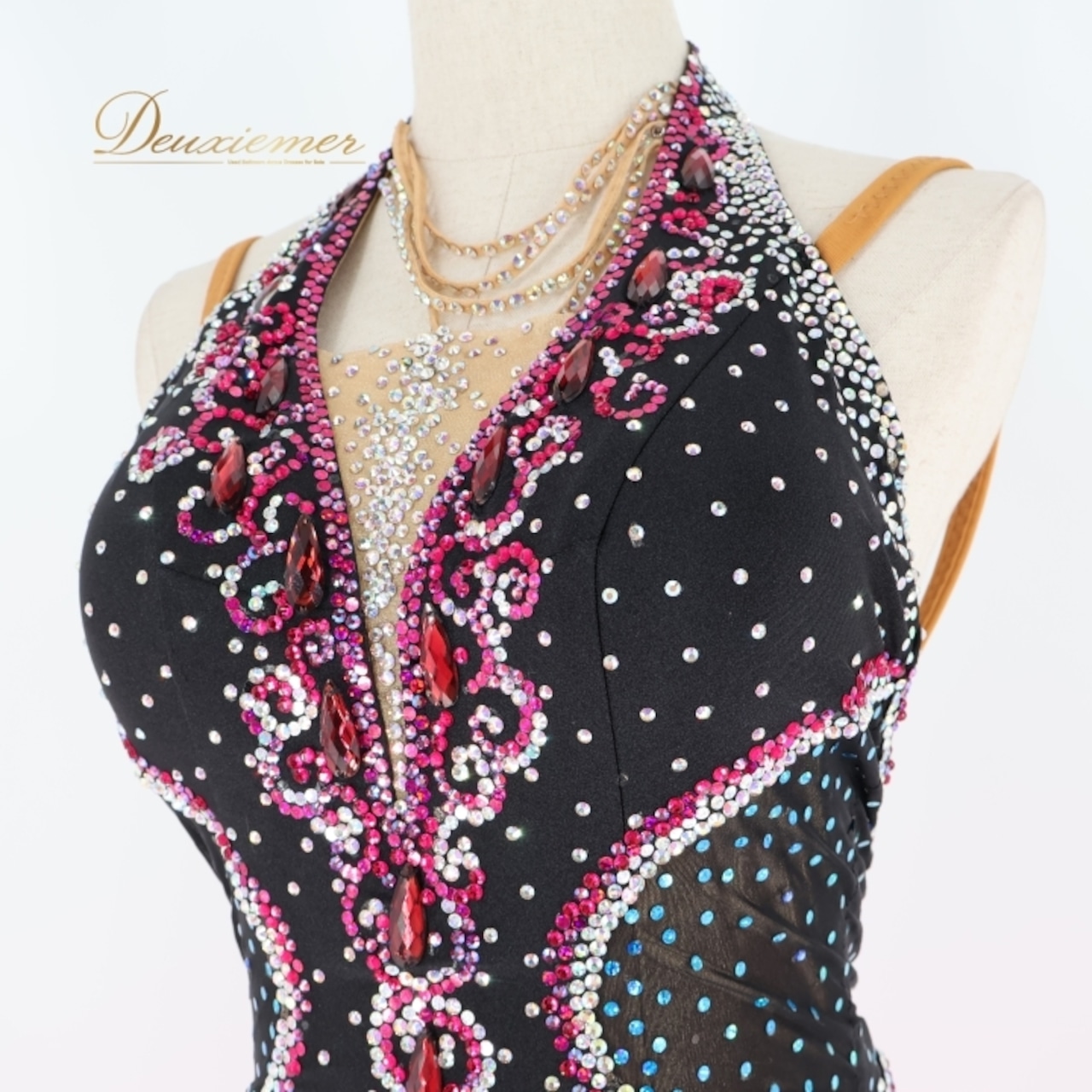 社交ダンス 衣装 ラテン ドレス ワンピース 黒 ピンク デモ 競技 ダンス パーティ 発表会 フリル 豪華 かわいい 華やか 日本製 ブラック系 ピンク系 ドレッシー 発表 おしゃれ 踊りやすい パーティー 社交ダンス衣装 レディース ステージ衣装