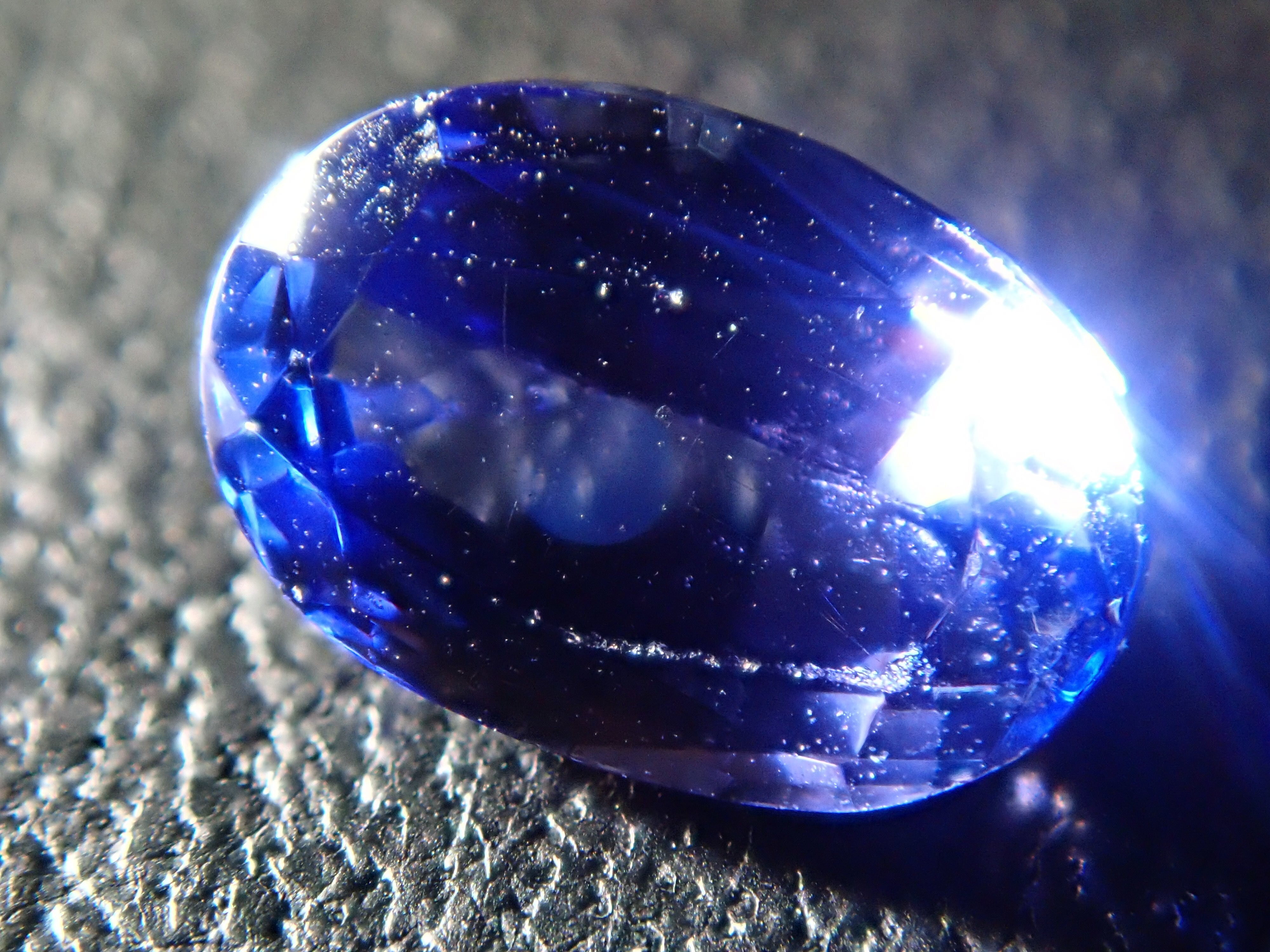タンザニア産タンザナイト 0.639ct