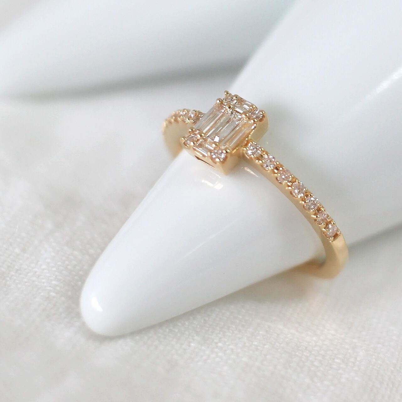 普段使いしたい指輪 ダイヤモンド リング バゲットカット k18 pt900 0.25ct [no.r02050k]