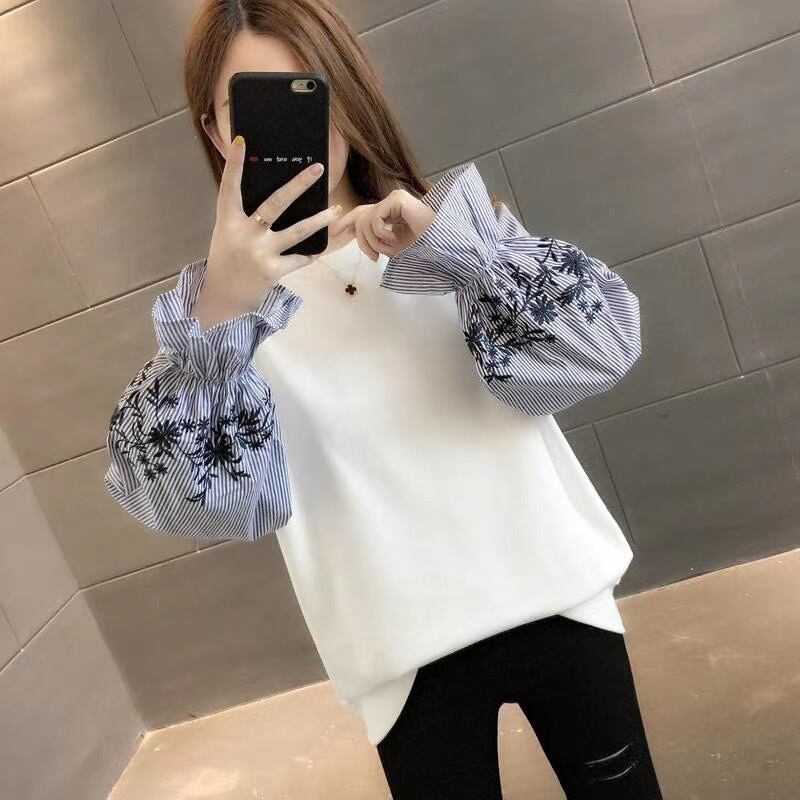 袖フリル切り替えトップス