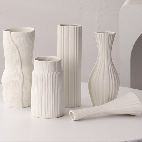 ダブルくびれ花瓶 螺旋花瓶 白い花瓶 セラミック花瓶 ツイスト花瓶 縦筋花瓶 モダン花瓶 スパイラル花瓶 デザイン花瓶 インテリア花瓶 おしゃれ花瓶 陶器花瓶