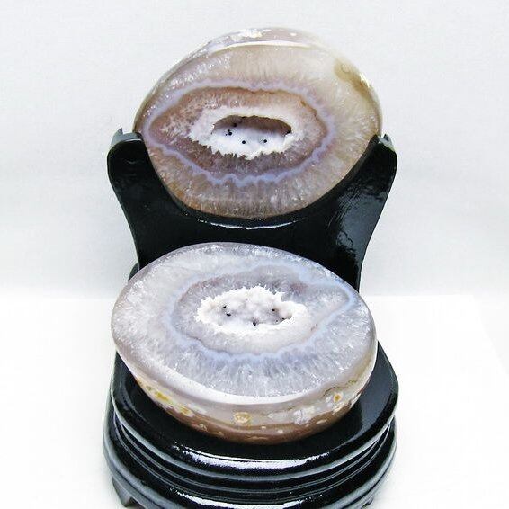 1.4Kg トレジャーメノウ アゲート ジオード 台座付属 一点物 175-1513