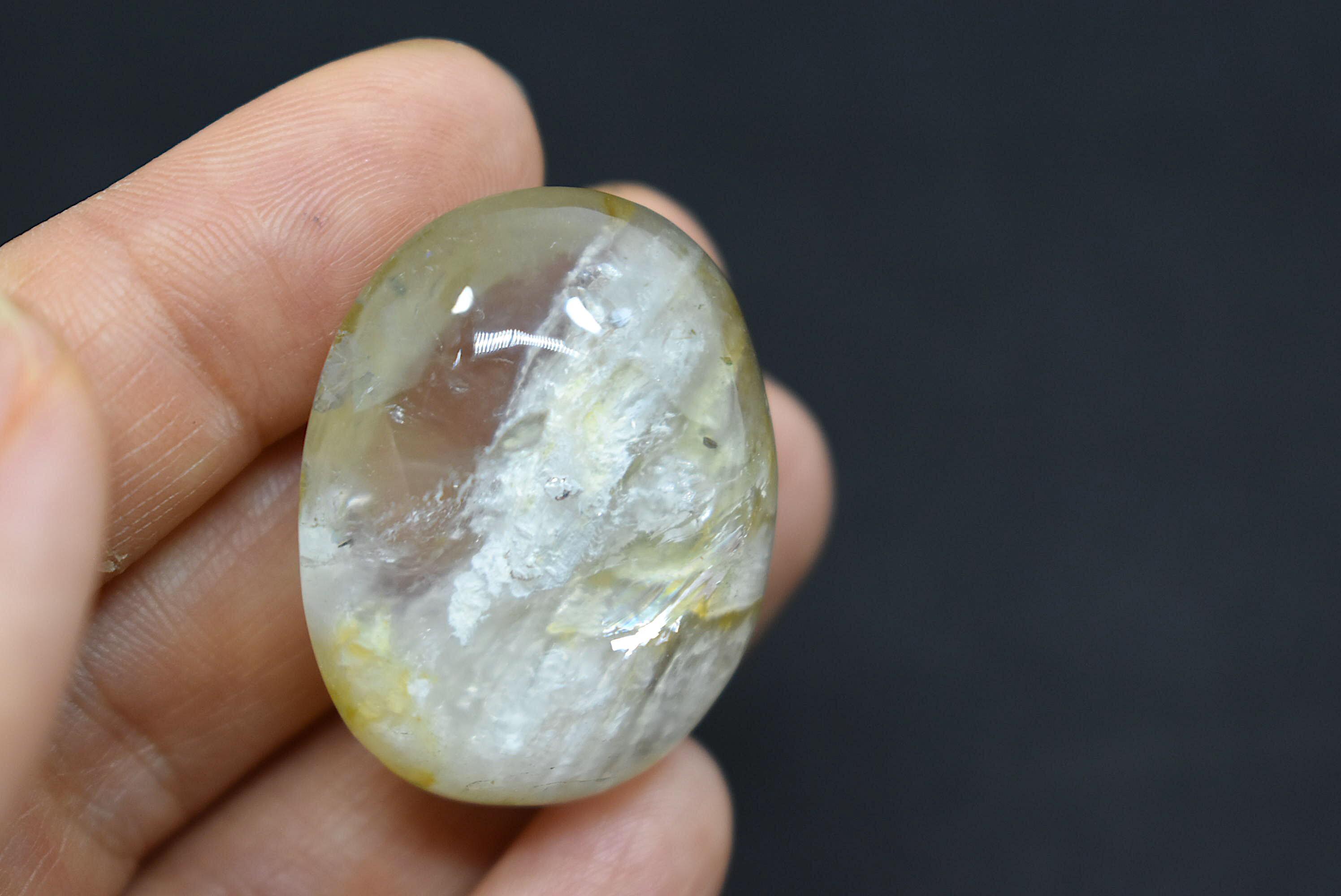 虹入り水晶 | Funky garuda Stone (ファンキー・ガルーダ・ストーン