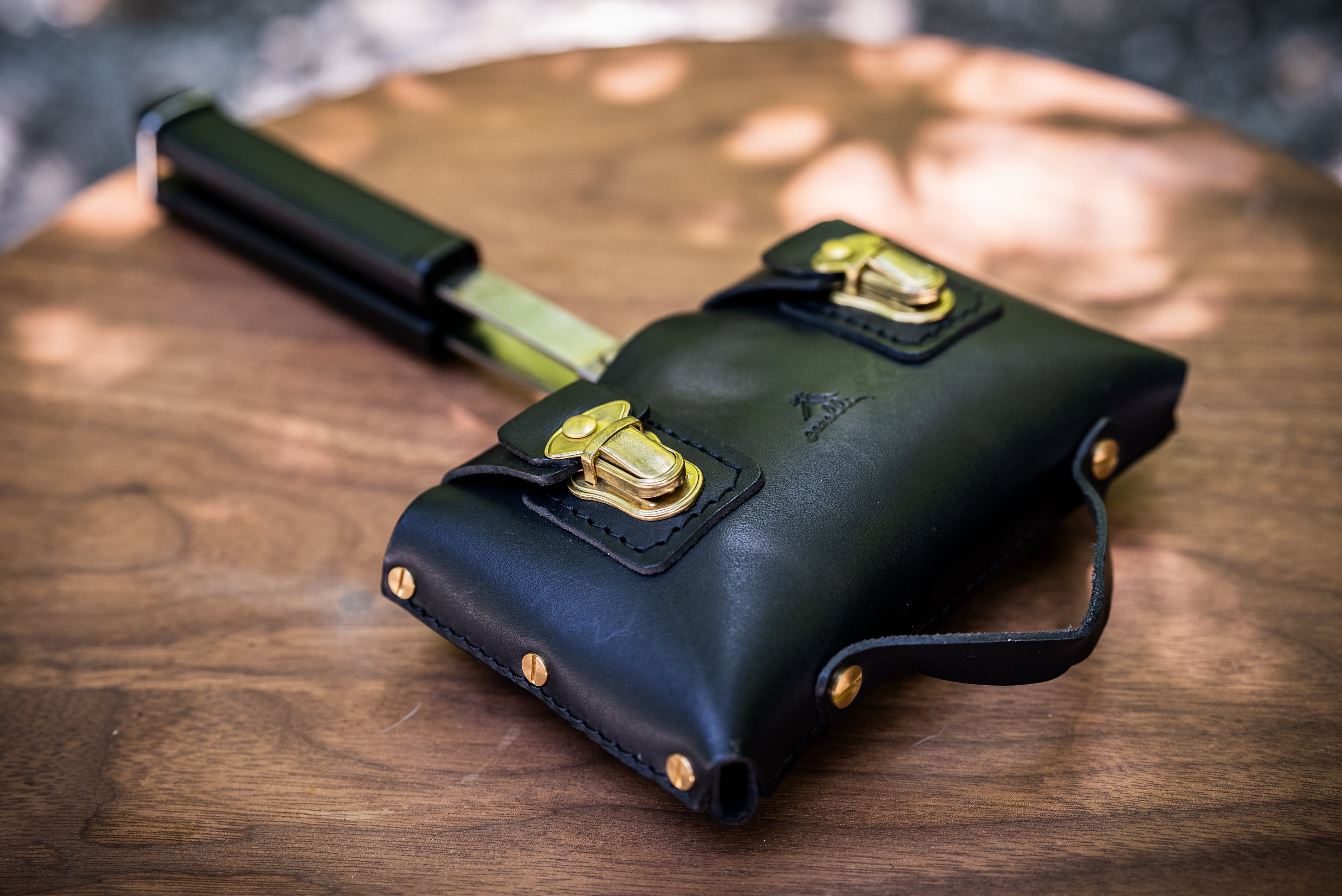 4w1hホットサンドソロ 専用レザーケース ブラック | gemelli（ジェメリ）