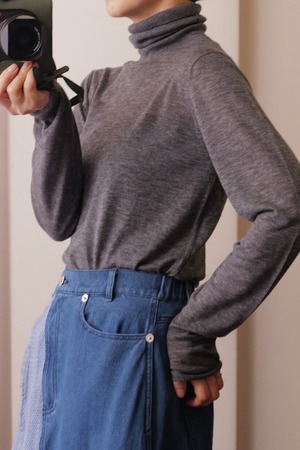 sheer wool turtle knit grey