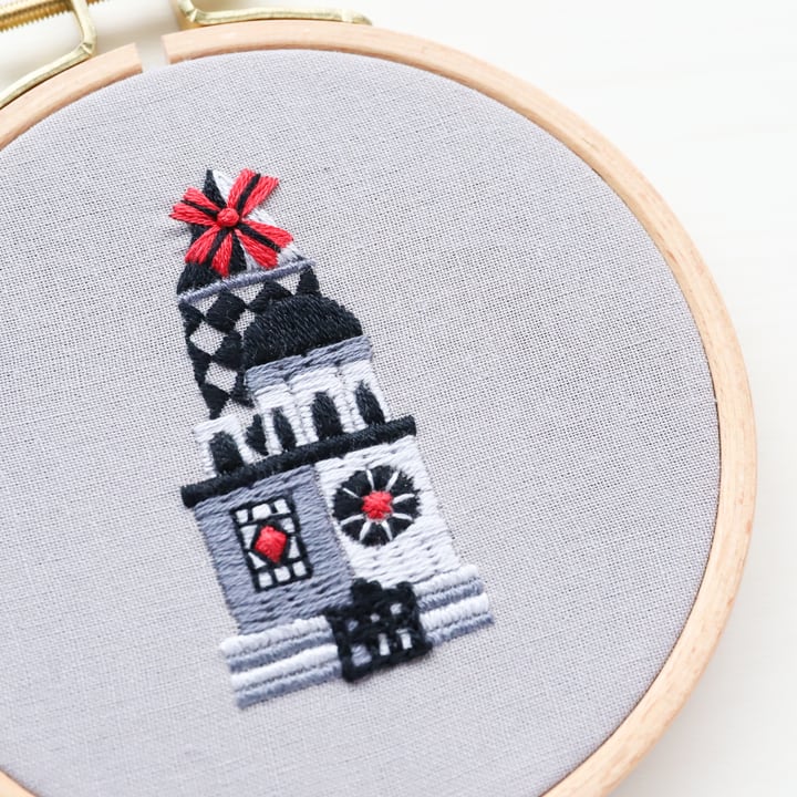 【新作】刺繍キット フォトスタジオ(MC) -モノクロームの街にある写真が得意な写真館-《空想街雑貨店》