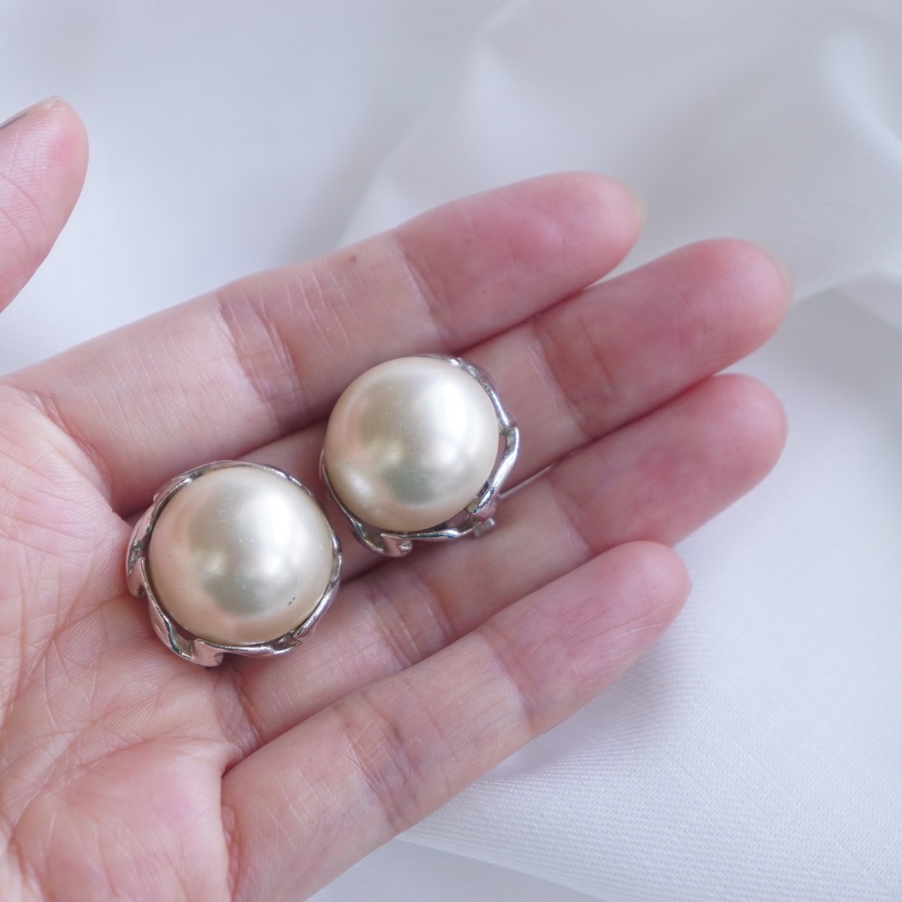 vintage earrings ヴィンテージイヤリング：大きめフェイクパール 