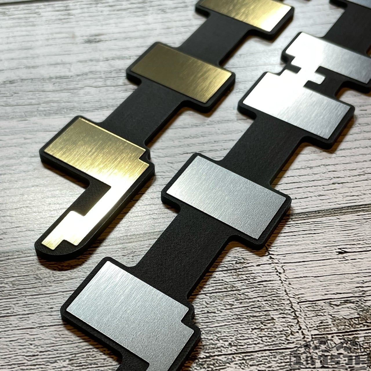 ジムニードットグリルエンブレム（純正サイズ）