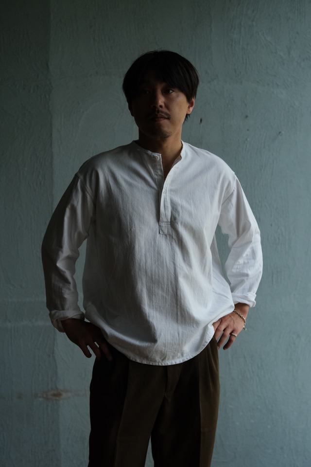 Utah／70's russian military pullover sleeping shirt／white