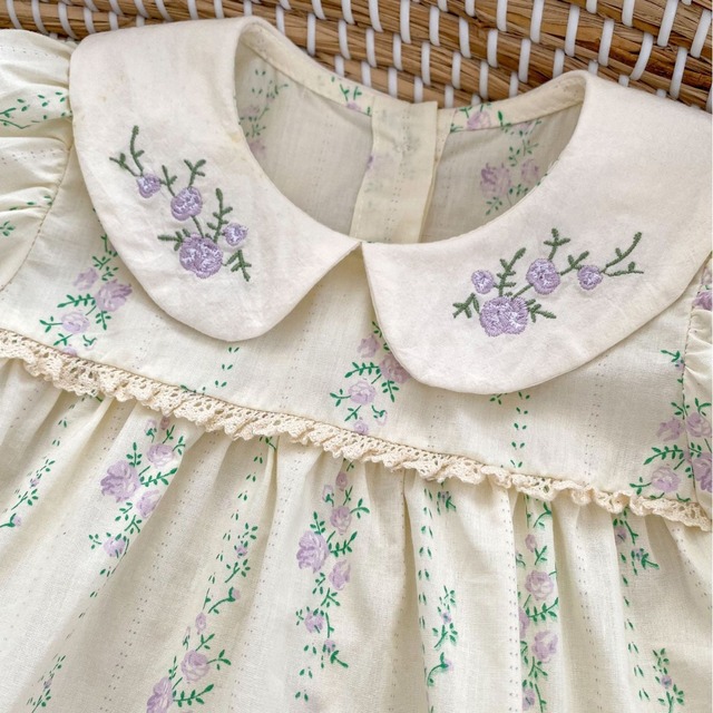【BABY】パープルローズ刺繍丸襟半袖ロンパース - 5