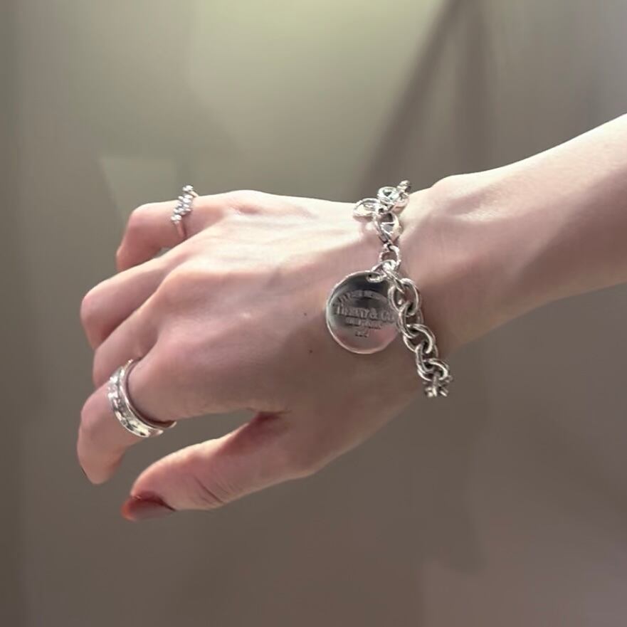 TIFFANY&Co.ティファニーシルバーシェルラウンドブレスレット 925刻印 TIFFANY&Co.ティファニーシルバーシェルラウンドブレスレット 925刻印