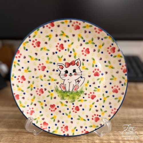 キャットリボン運動協賛(売上の一部を募金します）マリアンナ社製　猫のプレート19cm