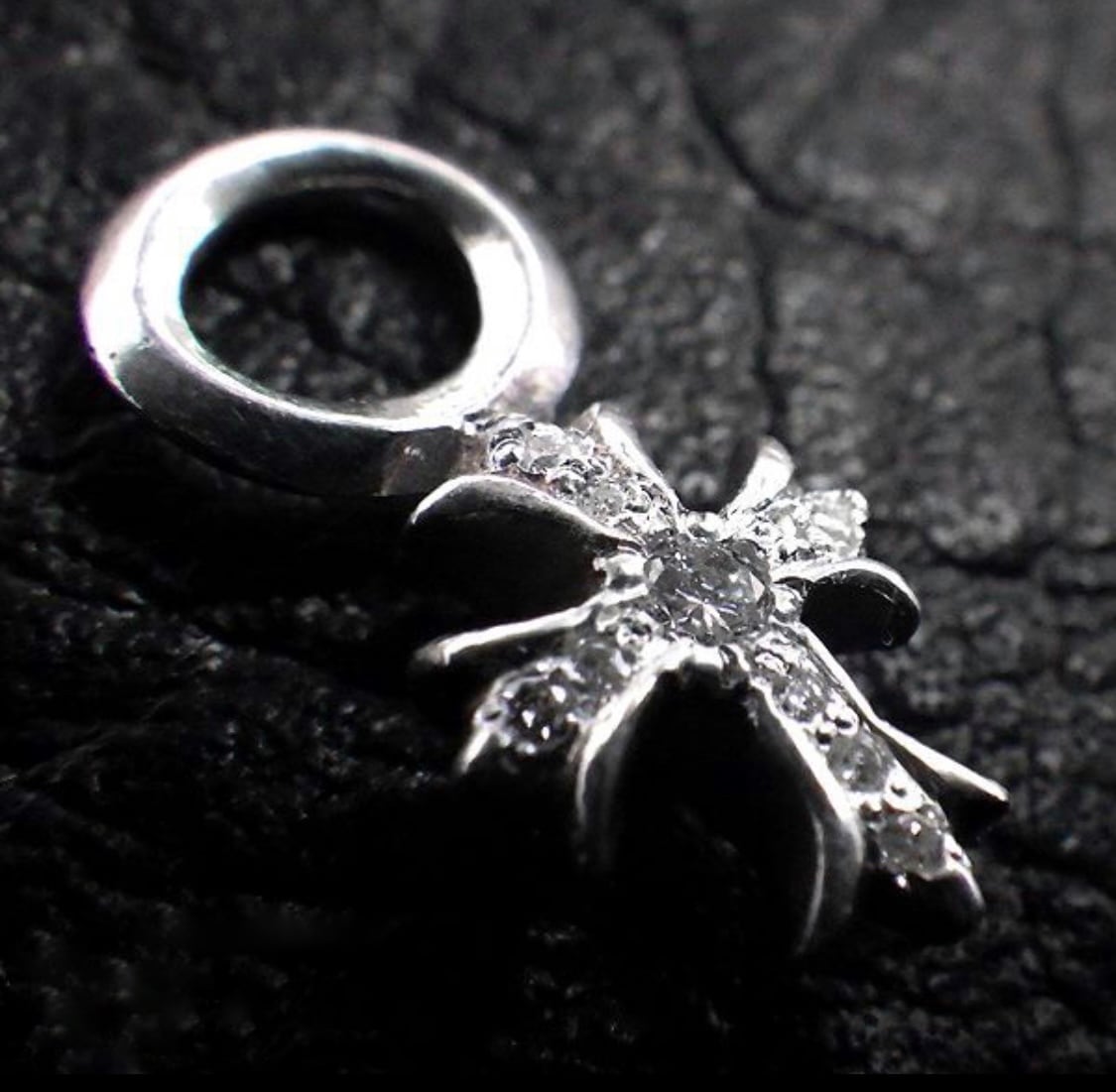 CHROME HEARTS クロムハーツ スタックチャーム CHクロス ダイヤパヴェ