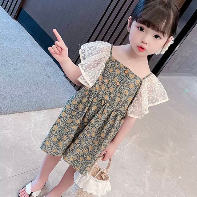 子供服 80〜110 フレアワンピース 半袖 フリルスリーブ ミディ丈 花柄 ワンピース 送料無料 ドレス スクエアカット フリル  シースルー 子供 キッズコーデ キッズファッション キッズドレス キッズ 可愛い きれいめ エレガント 春 夏 ガーリー お出かけ 外出 きれいめカジュアル 着回し ファッション デート コーディネート 重ね着 休日 特別な日 お祝い 記念日 カジュアル 普段着 春コーデ 夏コーデ おしゃれ シンプル ゆったり 韓国ファッション コーデ パーティー パーティドレス 誕生日