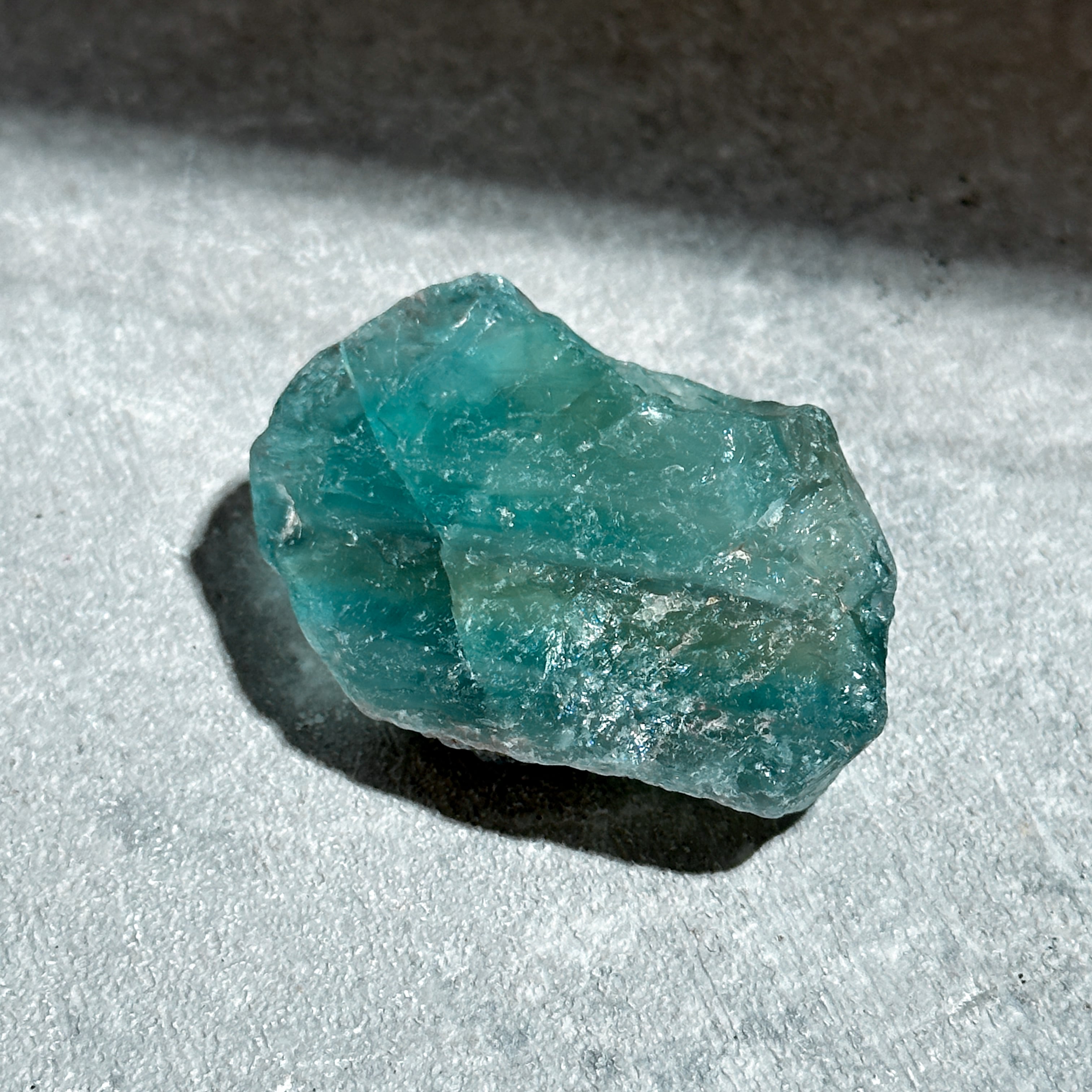 天然石ビスマスナイト共生フローライトの原石　置物　鉱物NO.062709 天然石ビスマスナイト共生フローライトの原石 置物 鉱物NO.062709