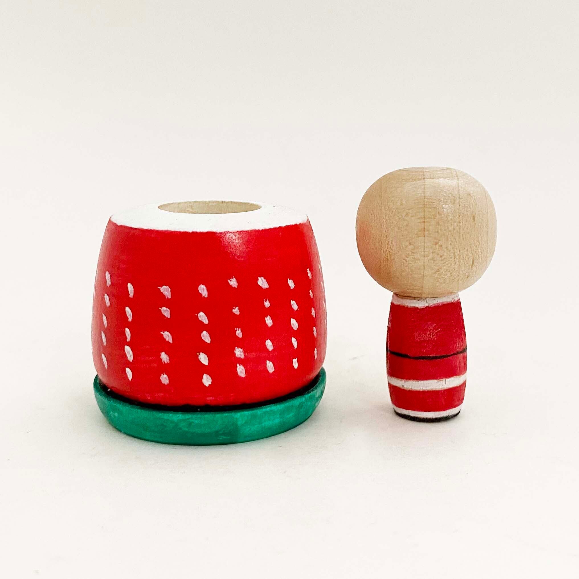 苺サンタこけし（土湯系 / 西山敏彦工人作）
