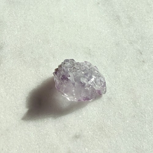 【超美石】ヤオガンシャン鉱山　パープルフローライト　原石　6127